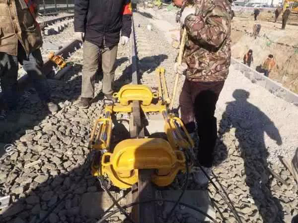 今日頭條、北京日報：13號線(xiàn)清河站撥線(xiàn)工程倒計時(shí)，京城地鐵首  次鋪上樹(shù)脂軌枕